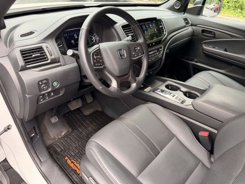 Used 2024 Honda Passport TrailSport image 12