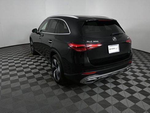 Used 2024 Mercedes-Benz GLC 300 4MATIC image 4