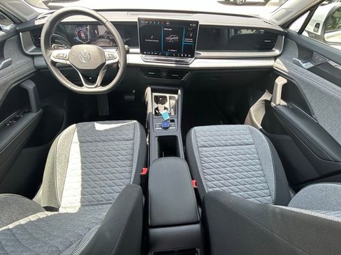 Used 2025 Volkswagen Tiguan S image 43