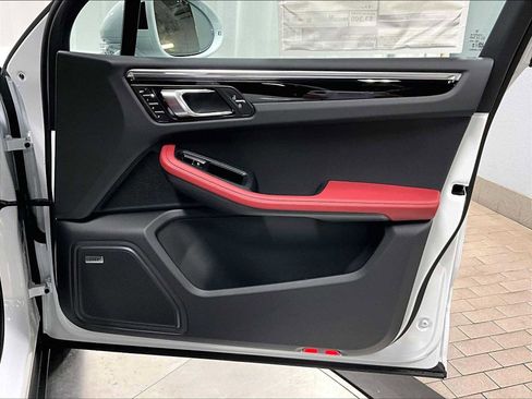 New 2026 Porsche Macan S AWD/4WD image 28