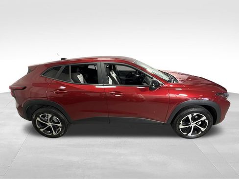 Used 2024 Chevrolet Trax RS w/ Driver Confidence Package FWD image 10