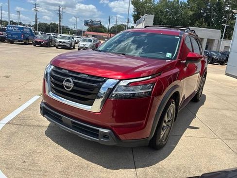 Used 2022 Nissan Pathfinder SV w/ Cargo Package FWD image 3