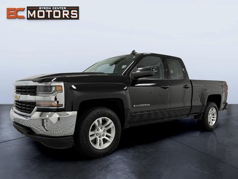 Used 2018 Chevrolet Silverado 1500 LT w/ All Star Edition image 2