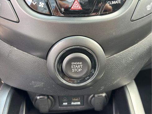 Used 2014 Hyundai Veloster Turbo w/ Turbo Technology Package 04 FWD image 23