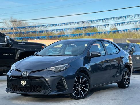 Used 2017 Toyota Corolla LE FWD image 3