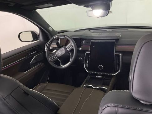 New 2026 GMC Acadia Denali Ultimate w/ LPO, Floor Liner Package image 32