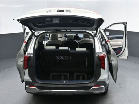 New 2026 Kia Carnival SX image 26