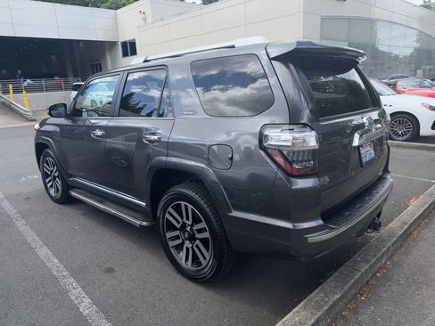 Used 2018 Toyota 4Runner Limited AWD/4WD image 10