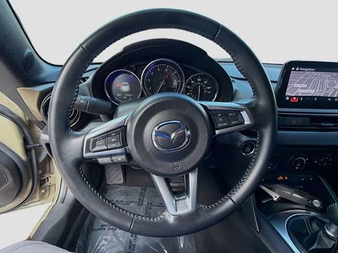 Used 2023 MAZDA MX-5 Miata Club RWD image 10
