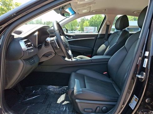 Used 2025 Genesis G70 2.5T RWD image 15