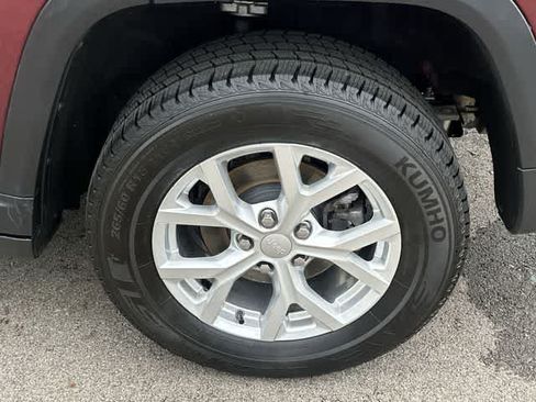 Used 2023 Jeep Grand Cherokee Limited AWD/4WD image 5