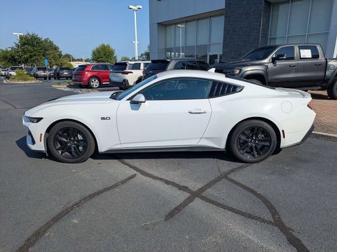 Used 2025 Ford Mustang GT RWD image 8