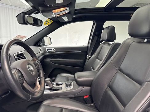 Used 2022 Jeep Grand Cherokee Limited image 9