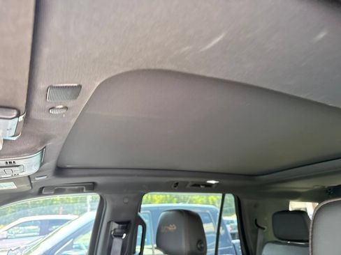 Used 2022 Chevrolet Tahoe High Country AWD/4WD image 11