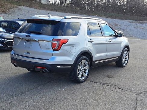 Used 2019 Ford Explorer Limited w/ Class III Trailer Tow Package image 5