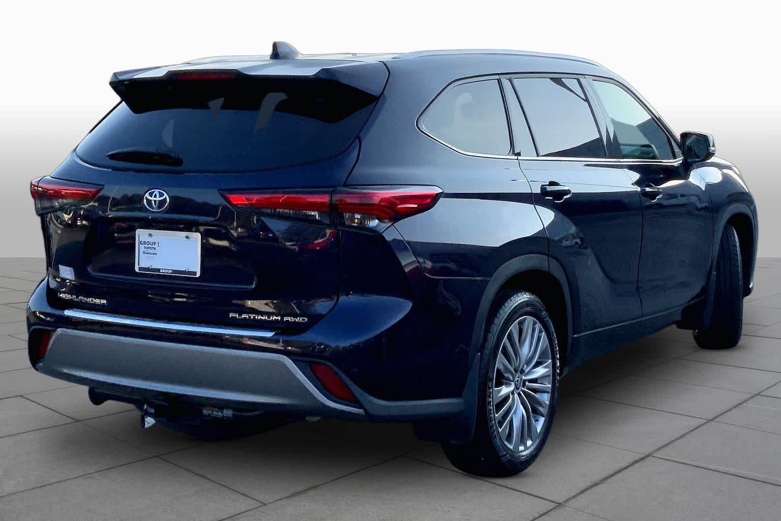 Used 2022 Toyota Highlander Platinum AWD/4WD image 12
