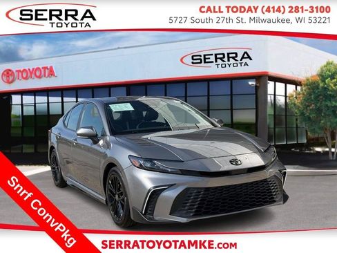 Used 2025 Toyota Camry SE w/ Convenience Package FWD image 1