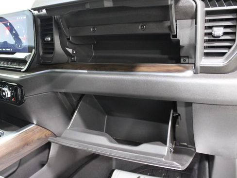 Used 2023 GMC Sierra 1500 SLT w/ SLT Premium Package image 28