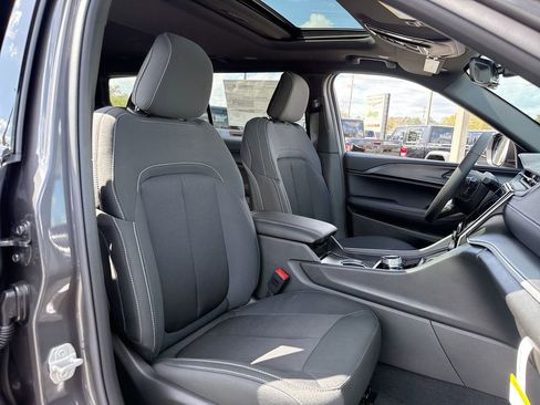 New 2026 Jeep Grand Cherokee L 4WD image 28