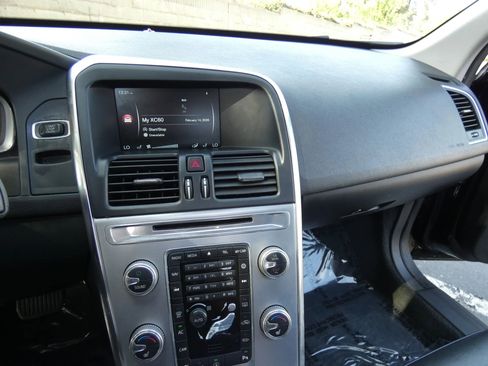 Used 2017 Volvo XC60 T5 Dynamic w/ Preferred Option Package image 52