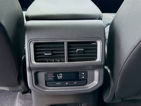 Certified 2024 Volkswagen Atlas SE w/ Panoramic Sunroof Package FWD image 22