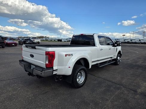 Used 2019 Ford F350 Lariat w/ Chrome Package image 7