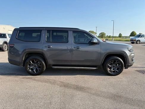 Used 2024 Jeep Wagoneer Series II AWD/4WD image 4