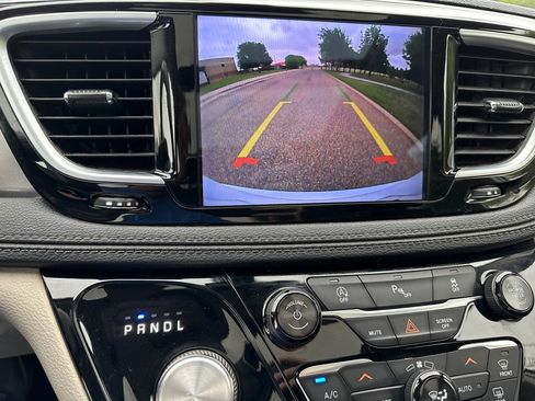Used 2018 Chrysler Pacifica Limited FWD image 23