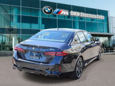 New 2027 BMW 530i RWD image 4