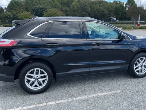 Used 2022 Ford Edge SEL w/ Convenience Package image 5