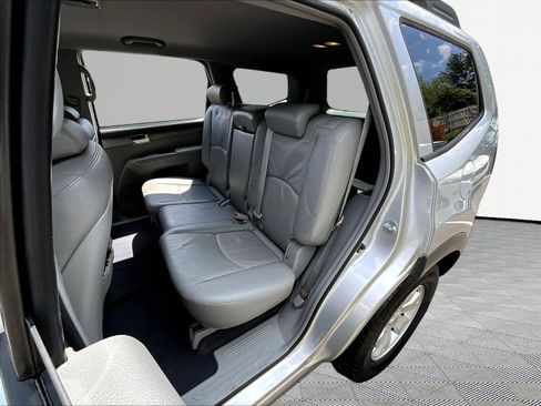 Used 2009 Kia Borrego LX w/ Convenience Pkg AWD/4WD image 21