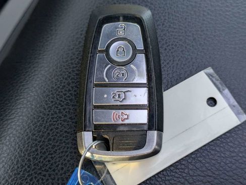 Used 2020 Ford Expedition XLT w/ Equipment Group 202A AWD/4WD image 29
