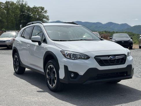 Used 2023 Subaru Crosstrek 2.0i Premium AWD/4WD image 1