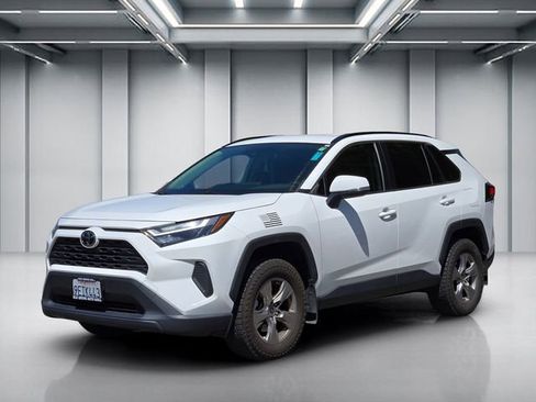 Used 2023 Toyota RAV4 XLE w/ XLE Grade Weather Package AWD/4WD image 8
