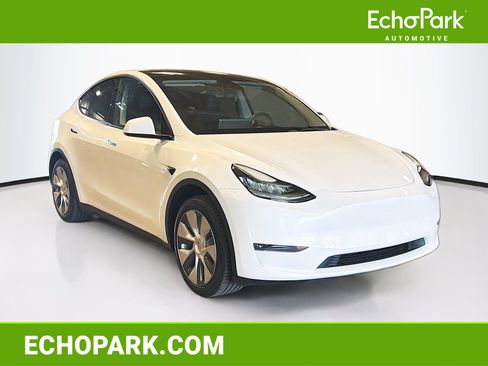 Used 2023 Tesla Model Y Long Range AWD/4WD image 1