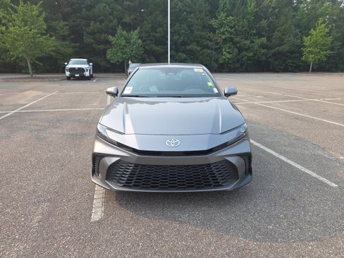Used 2026 Toyota Camry SE FWD image 8
