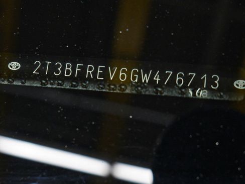 Used 2016 Toyota RAV4 LE image 29