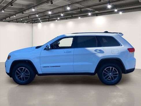 Used 2017 Jeep Grand Cherokee Limited w/ Luxury Group II AWD/4WD image 4