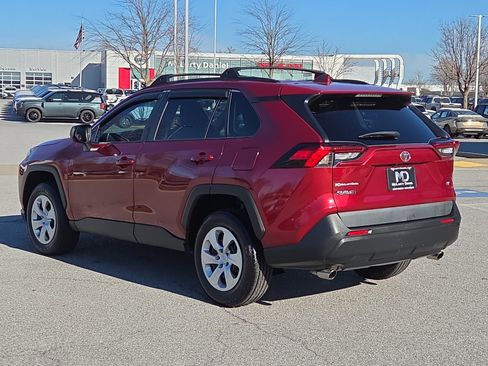 Used 2020 Toyota RAV4 LE image 4