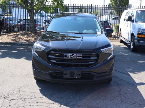Used 2019 GMC Terrain SLE w/ Driver Convenience Package AWD/4WD image 3