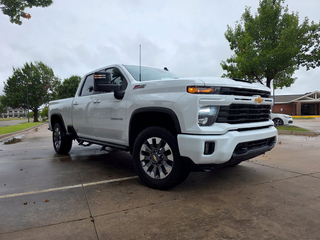 Used 2024 Chevrolet Silverado 3500 LT w/ Texas Edition AWD/4WD image 2