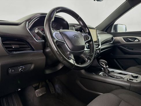 Used 2023 Chevrolet Traverse LT image 22