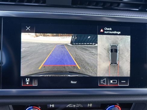 Used 2022 Audi Q3 2.0T Premium Plus image 18