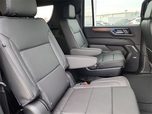 New 2026 GMC Yukon XL Denali w/ Sun & Power Step Package image 19