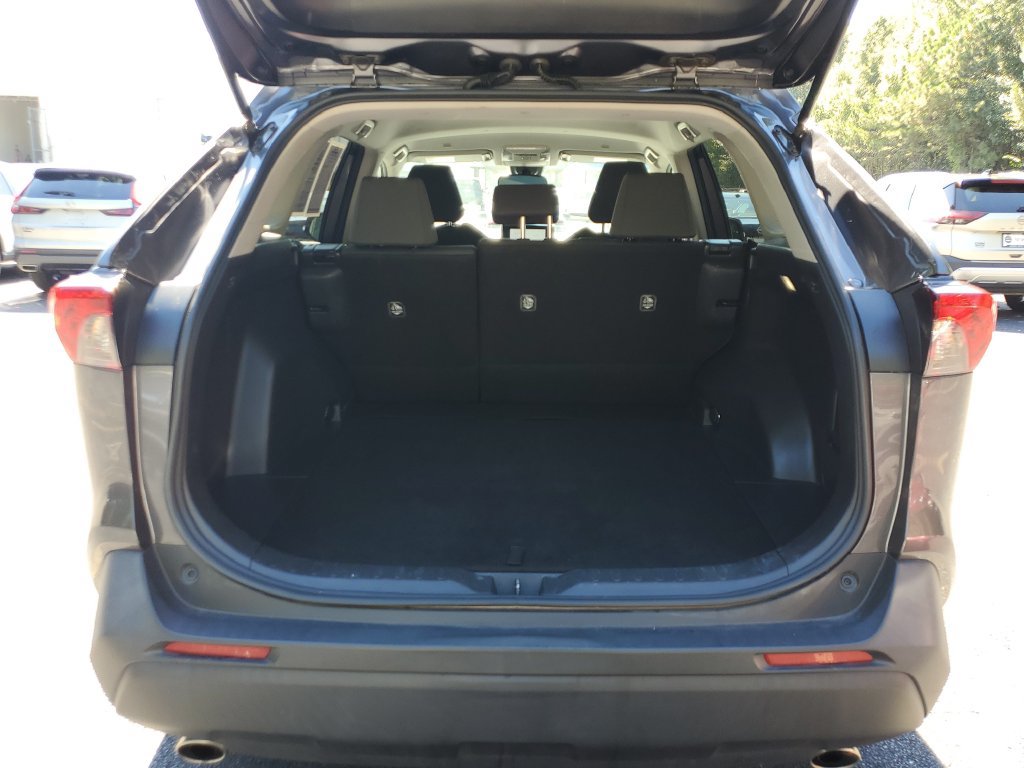 Used 2024 Toyota RAV4 XLE AWD/4WD image 9