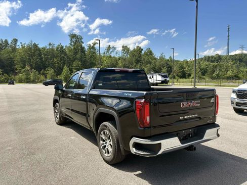 Used 2025 GMC Sierra 1500 SLT AWD/4WD image 4