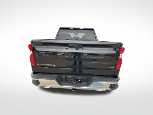 Used 2022 Chevrolet Silverado 1500 LTZ AWD/4WD image 9