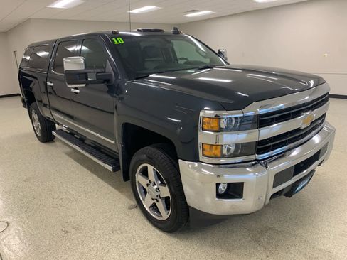 Used 2018 Chevrolet Silverado 2500 LTZ w/ LTZ Plus Package AWD/4WD image 4