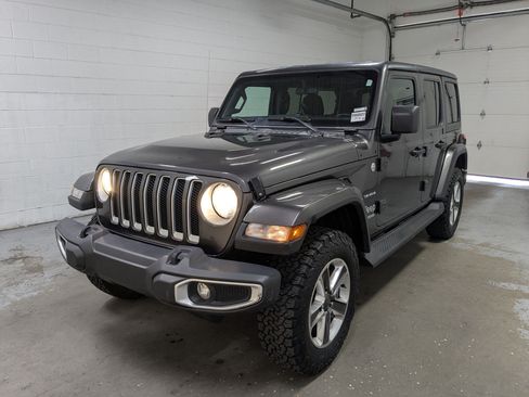 Used 2021 Jeep Wrangler Unlimited Sahara w/ Safety Group AWD/4WD image 11