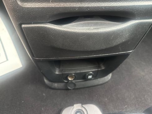 Used 2014 Dodge Grand Caravan SE FWD image 40